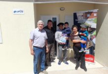 Otro asistente escolar, es propietario de su vivienda